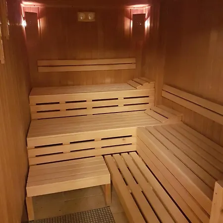 & - Tolles Schwimmbad Apartment